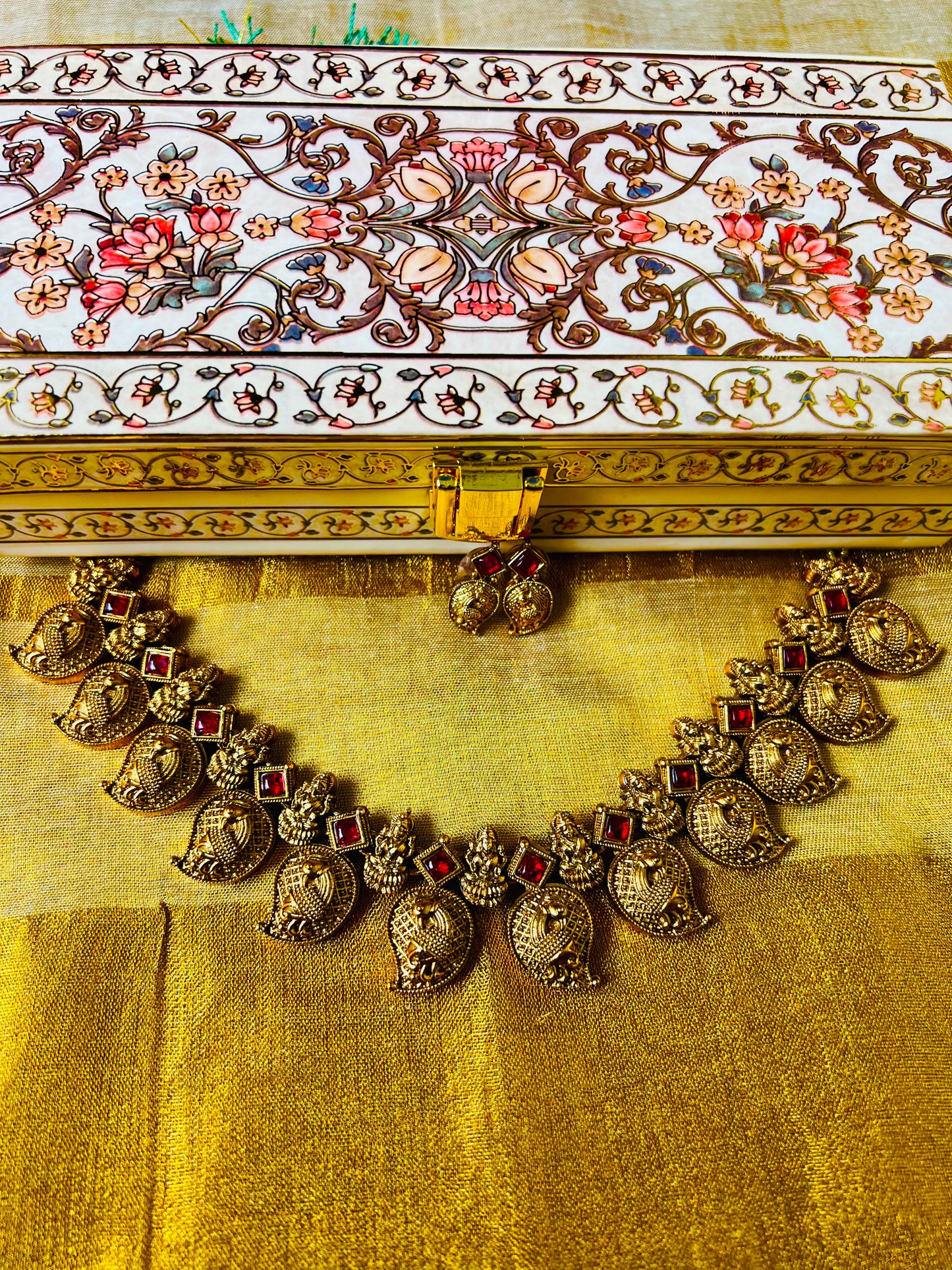 Traditional Mayuri Maanga Maala