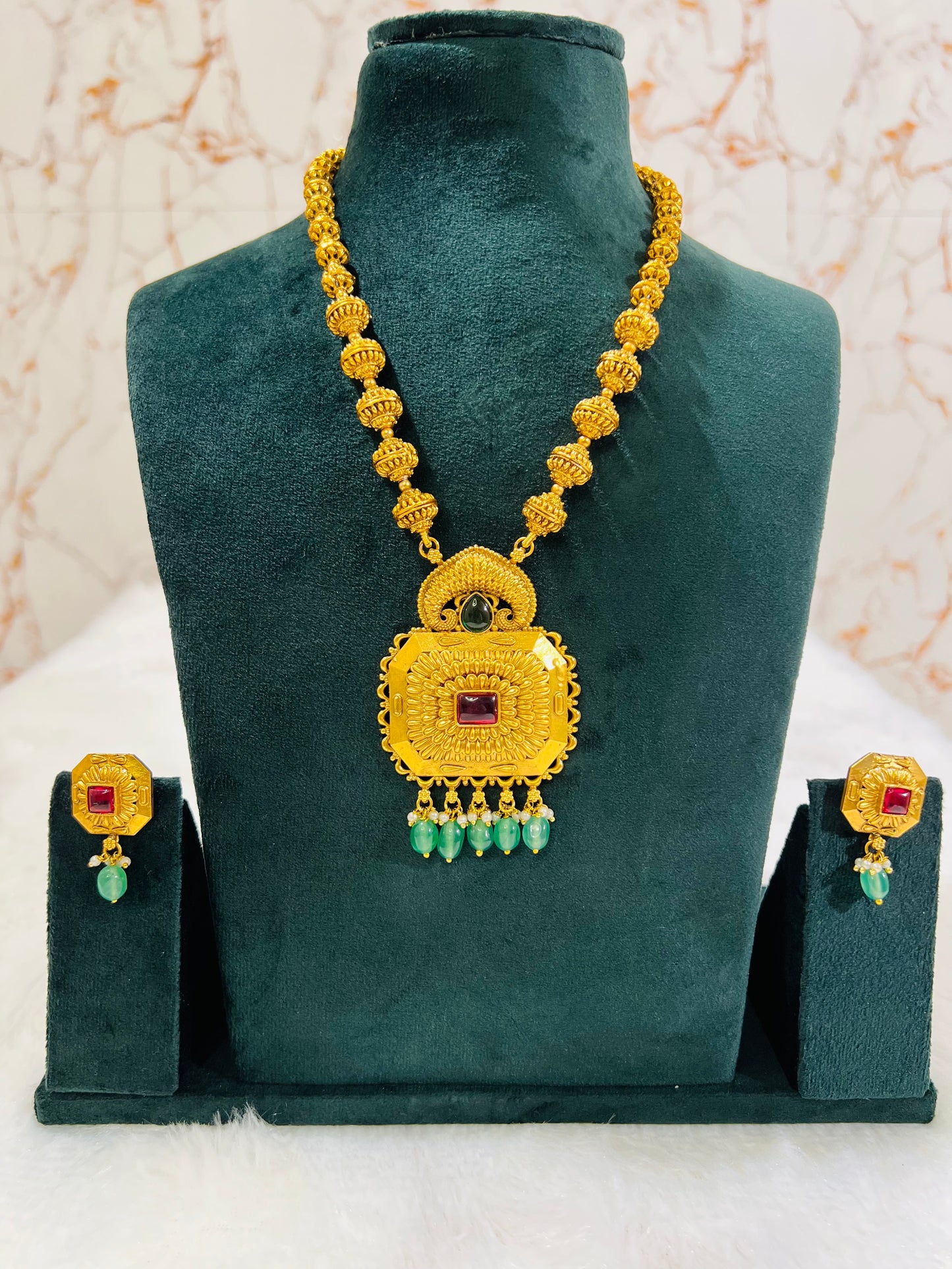 Pushpa Vritha Pendant Haaram