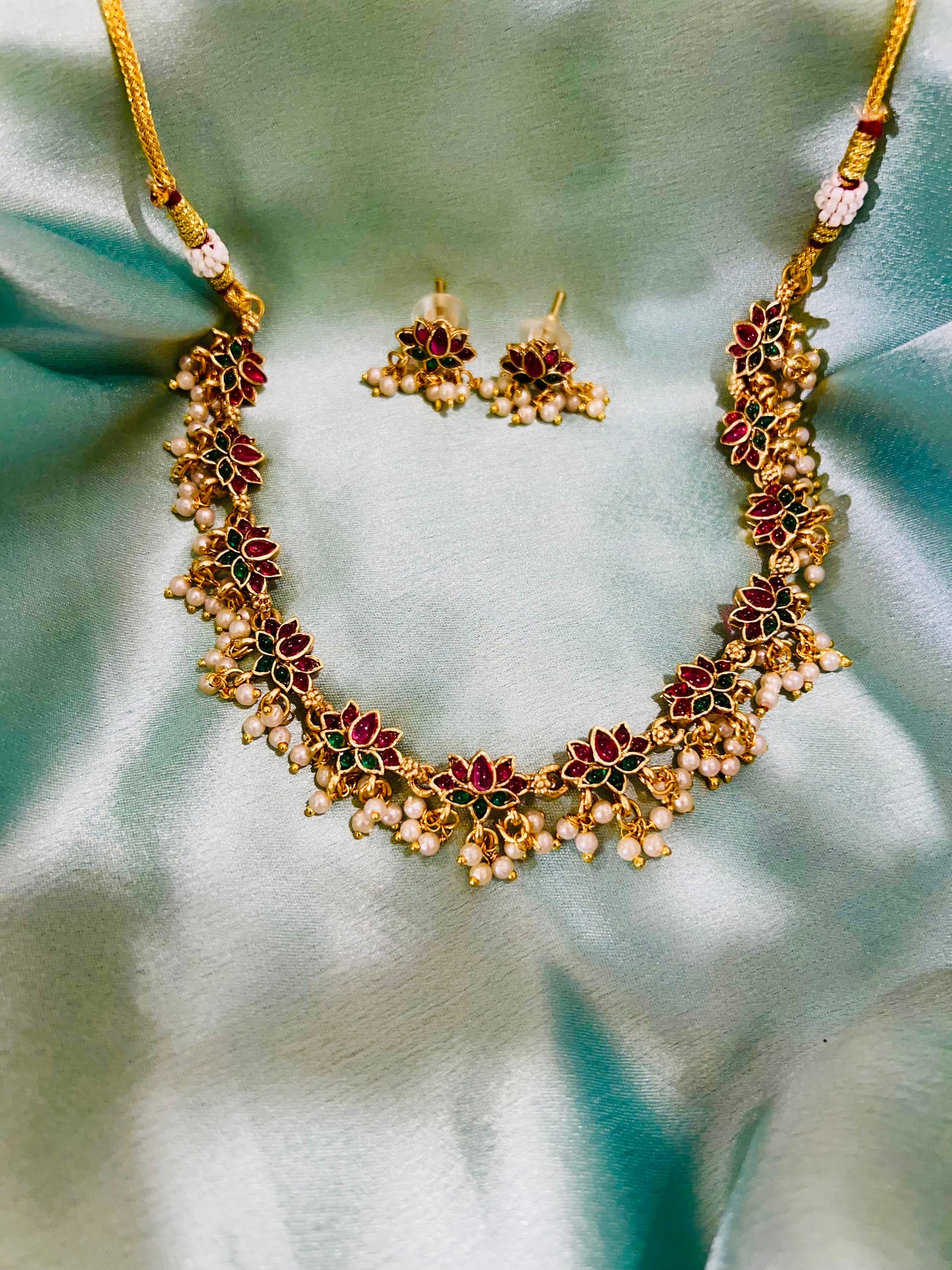 Multi Lotus Pearl Necklace Set