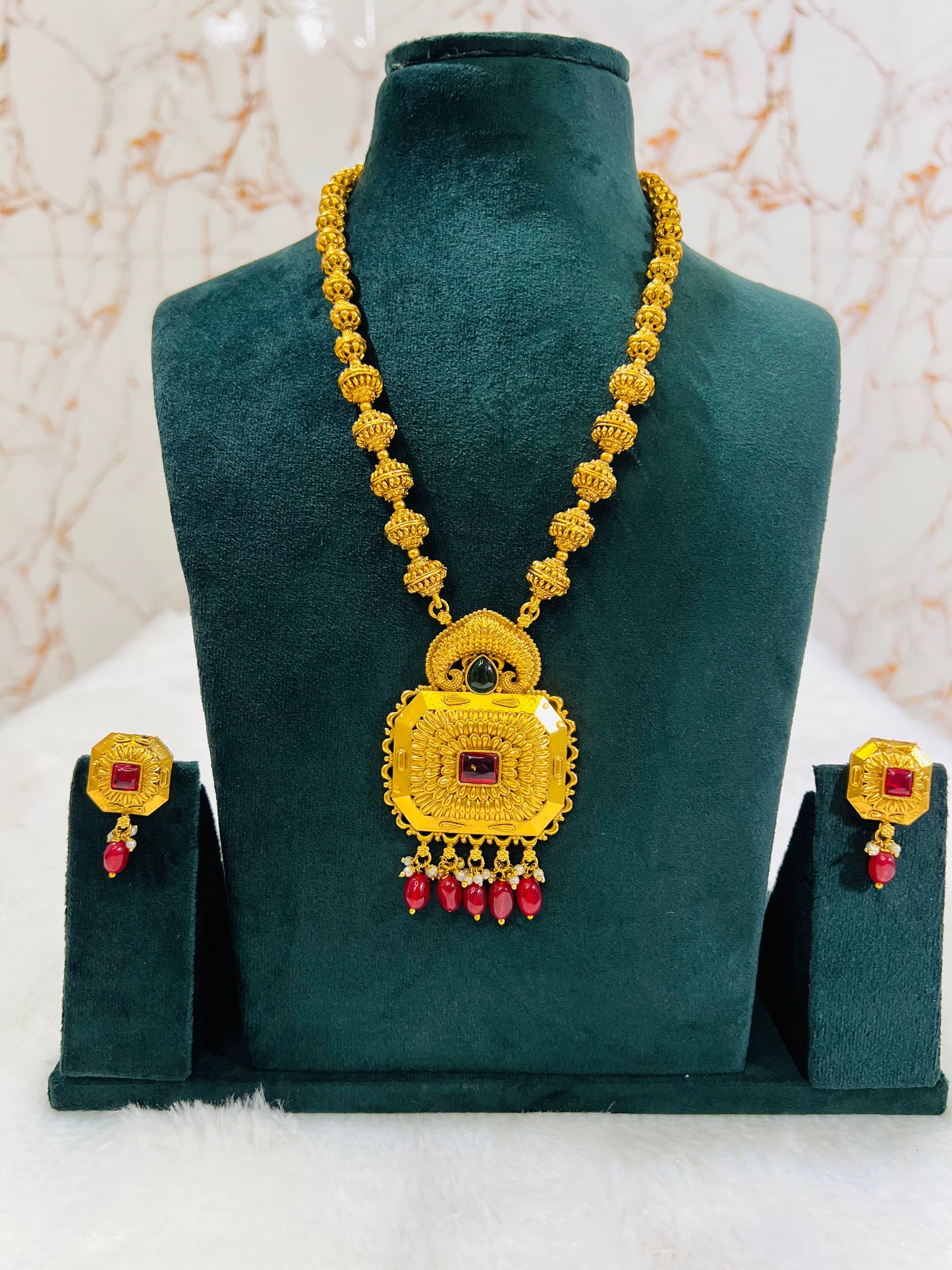 Pushpa Vritha Pendant Haaram