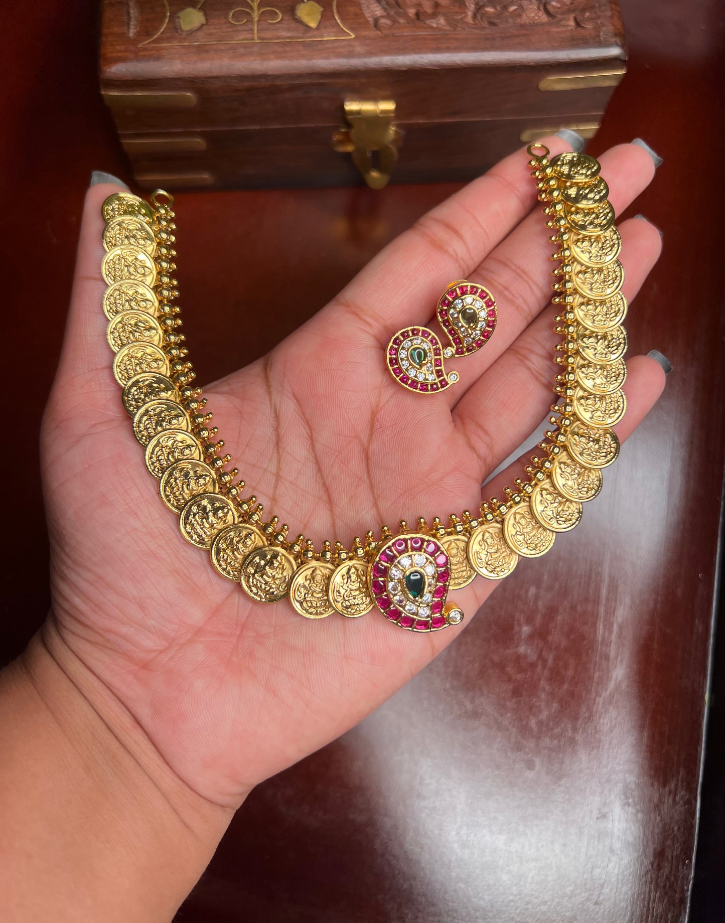 Suvarna Kaashu x Maanga Maala