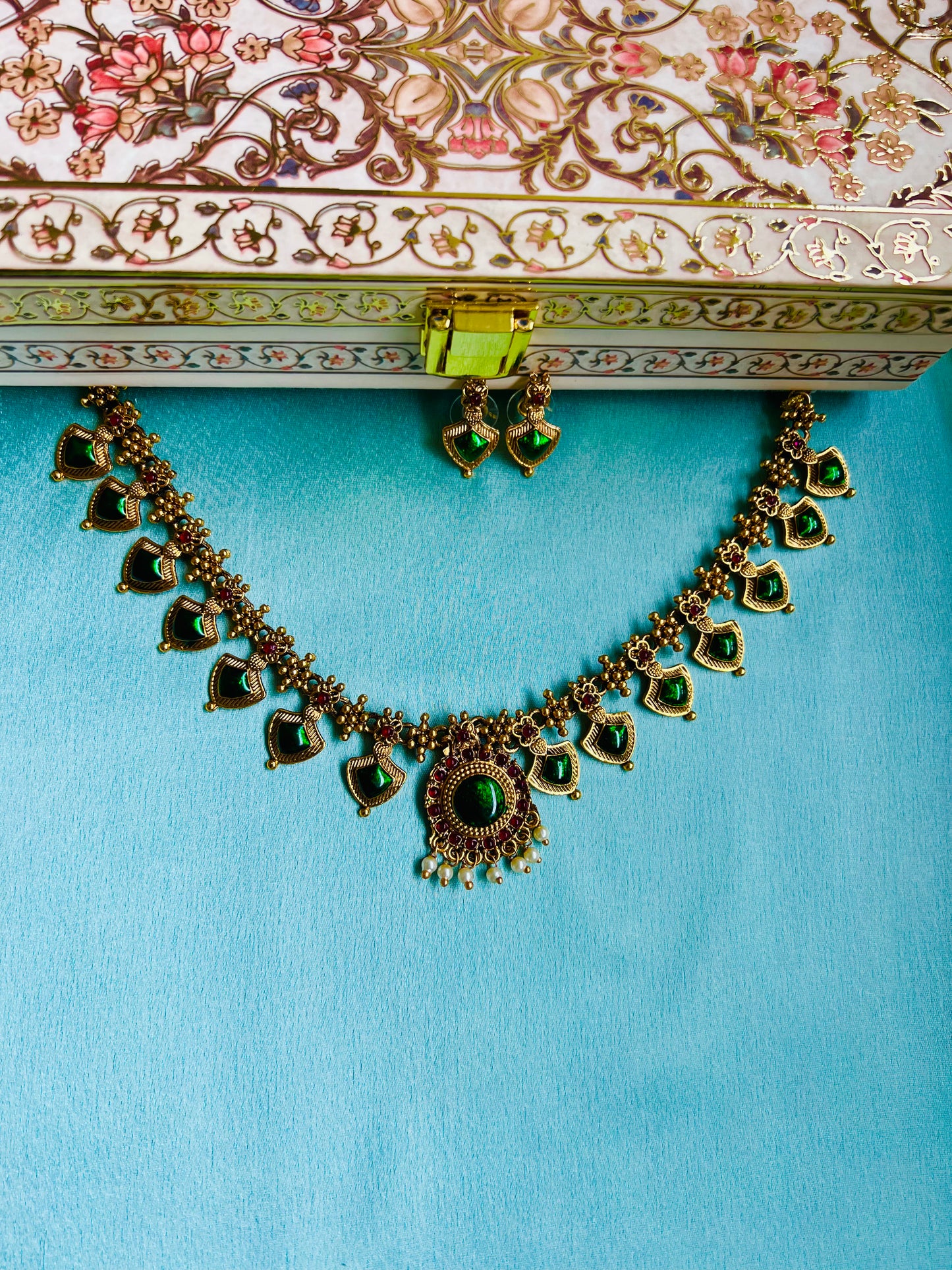 Kerala Palakka with Beaded Pendant