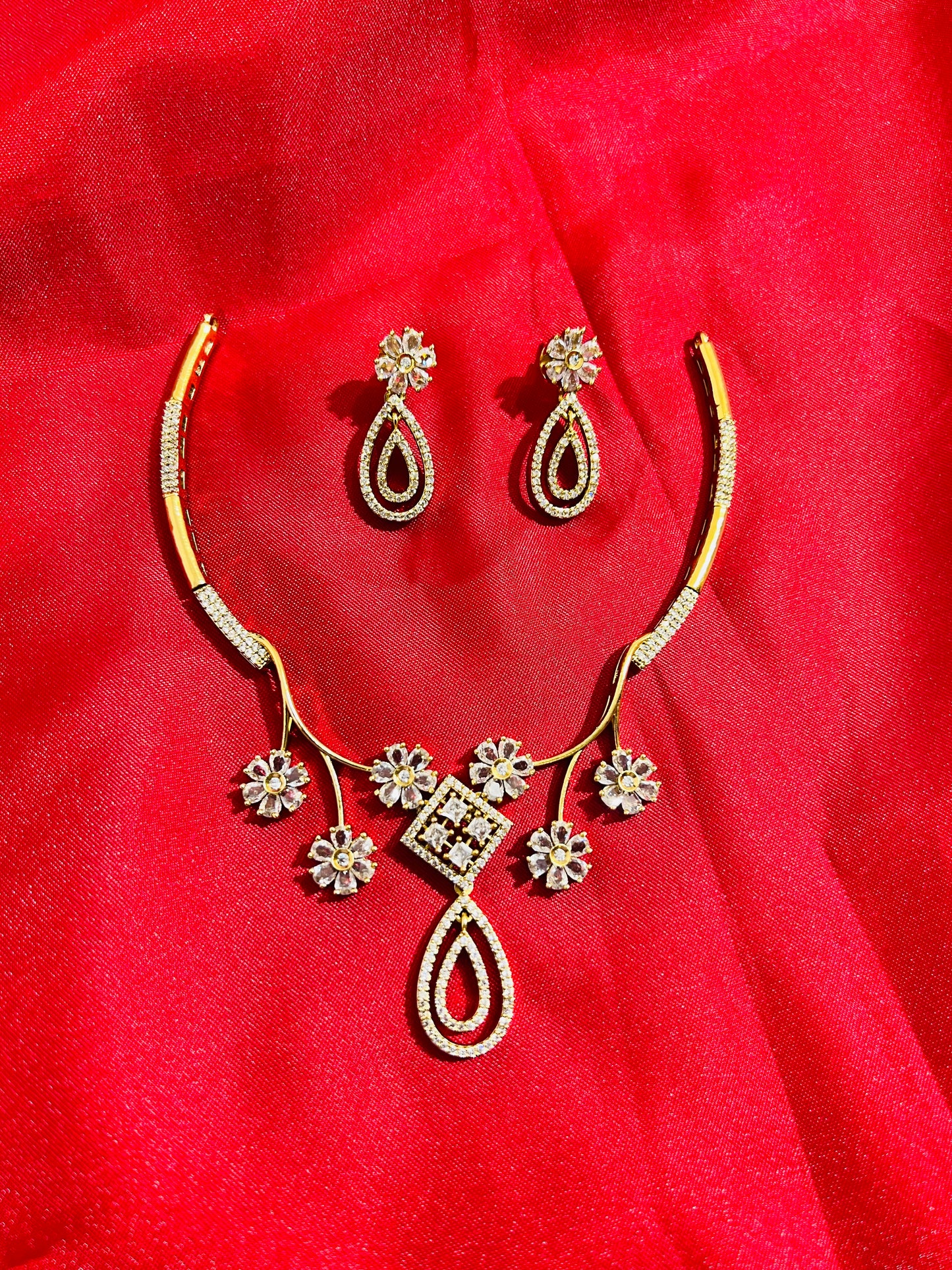 Nayra Crystal Necklace