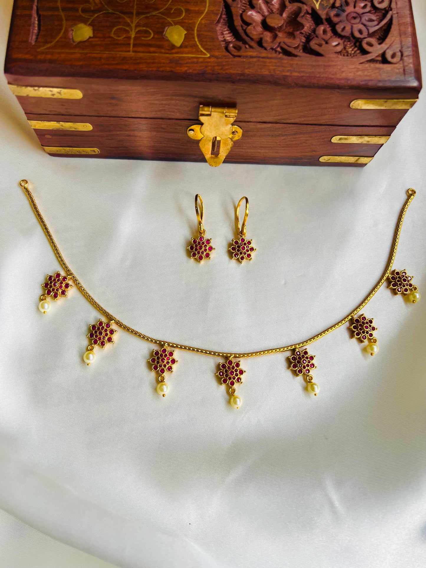 Premium Beaded Floral Gold Chain