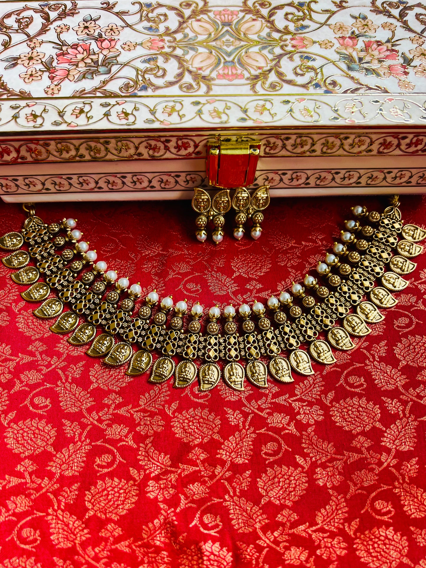 Antique Gold Maanga Maala
