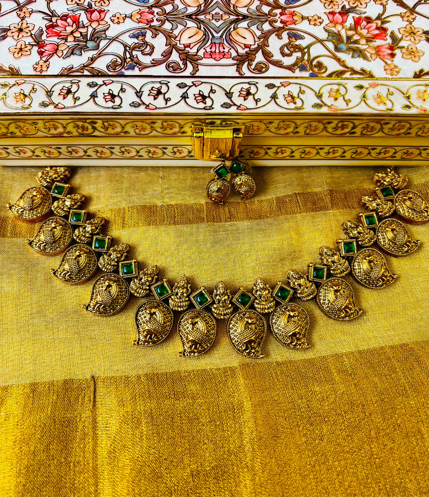 Traditional Mayuri Maanga Maala