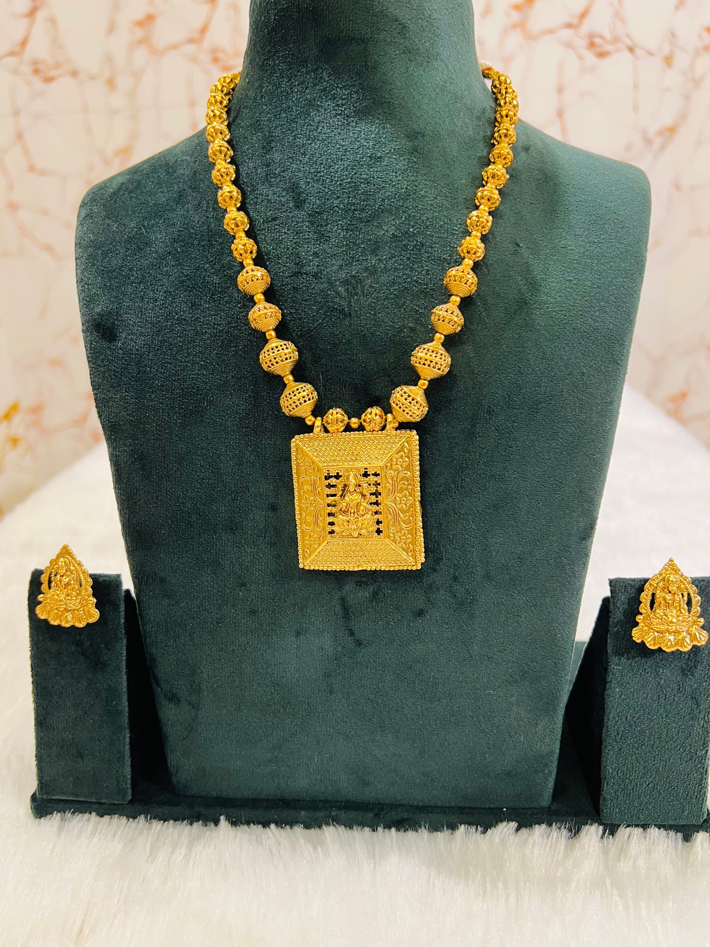 Double Sided Square Gold Haaram