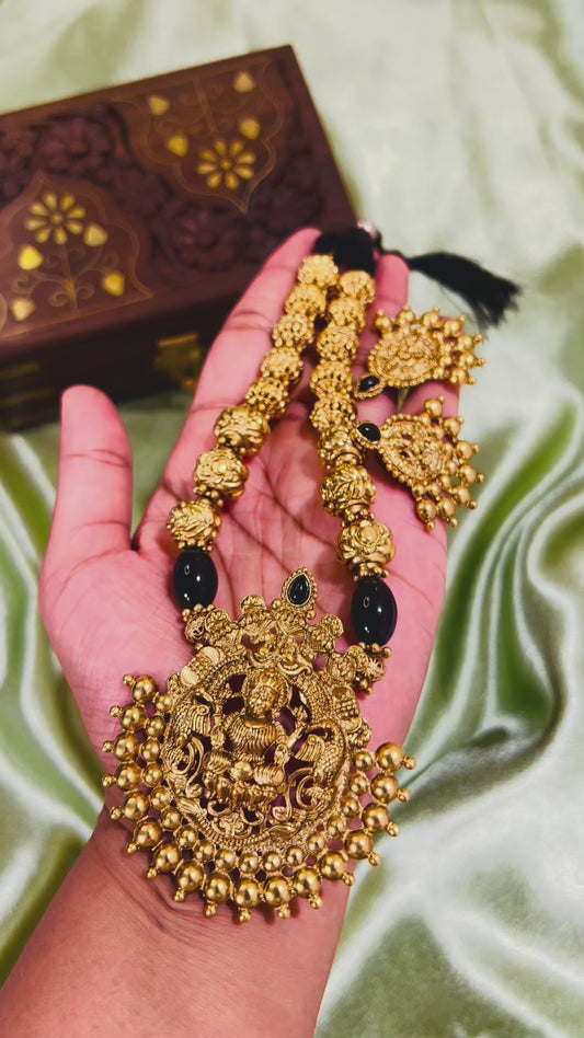SriVaibhavi Pendant Short Haaram
